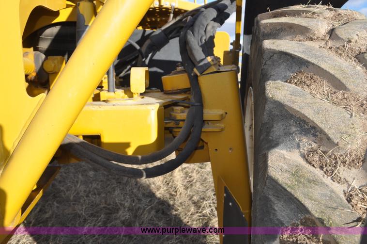 image for item F2210 2002 Ag-Chem RoGator 1254 self-propelled sprayer