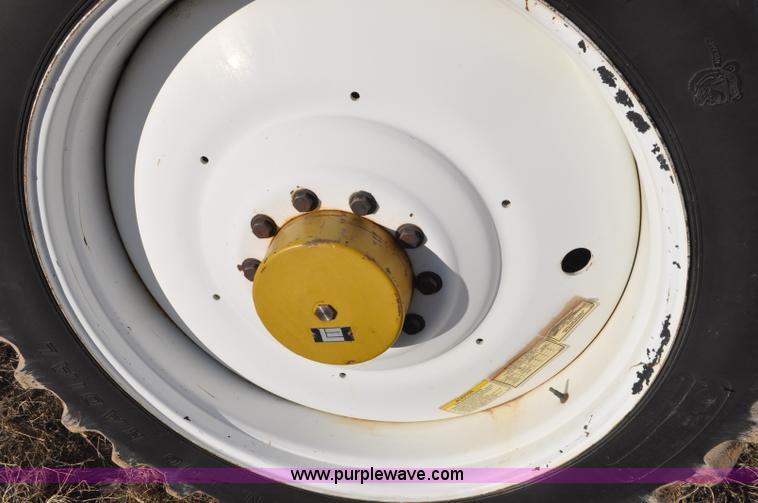 image for item F2210 2002 Ag-Chem RoGator 1254 self-propelled sprayer