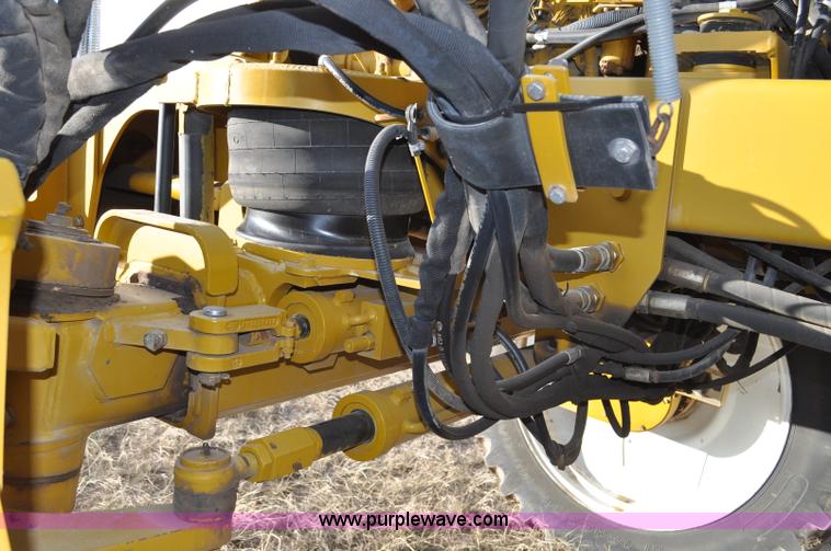 image for item F2210 2002 Ag-Chem RoGator 1254 self-propelled sprayer