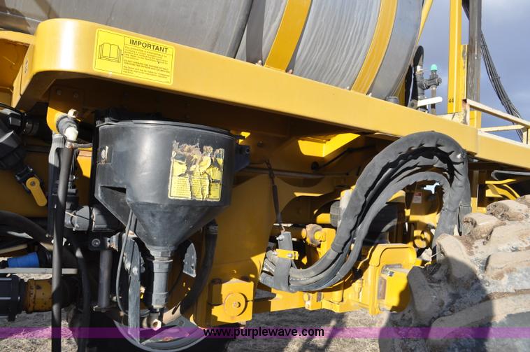 image for item F2210 2002 Ag-Chem RoGator 1254 self-propelled sprayer