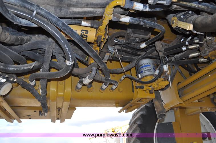 image for item F2210 2002 Ag-Chem RoGator 1254 self-propelled sprayer