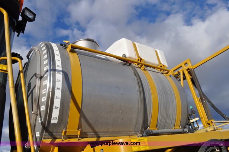 image for item F2210 2002 Ag-Chem RoGator 1254 self-propelled sprayer