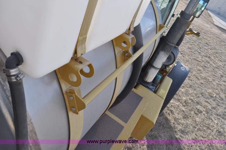 image for item F2210 2002 Ag-Chem RoGator 1254 self-propelled sprayer