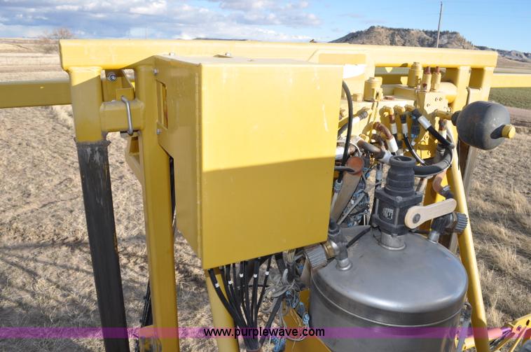 image for item F2210 2002 Ag-Chem RoGator 1254 self-propelled sprayer