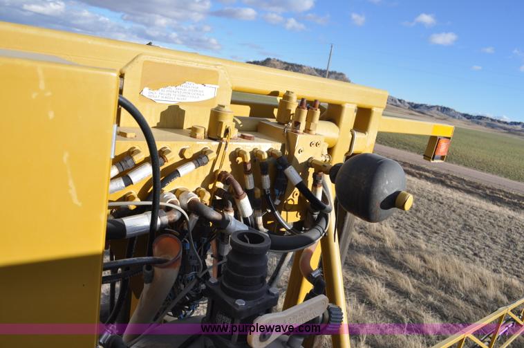 image for item F2210 2002 Ag-Chem RoGator 1254 self-propelled sprayer