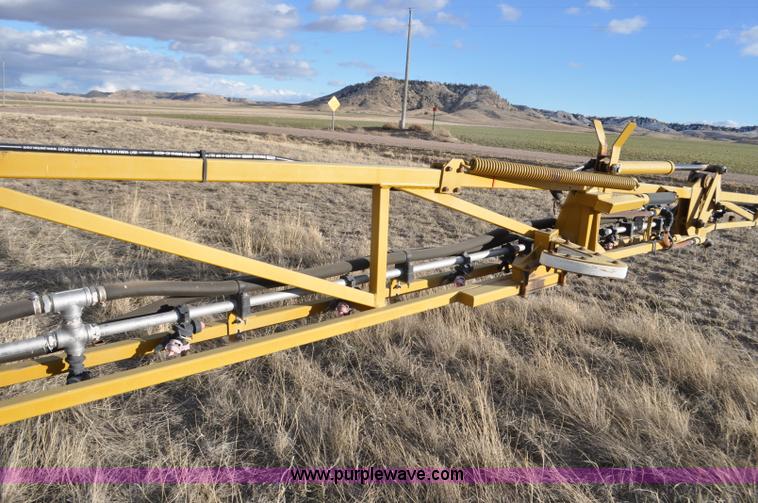 image for item F2210 2002 Ag-Chem RoGator 1254 self-propelled sprayer