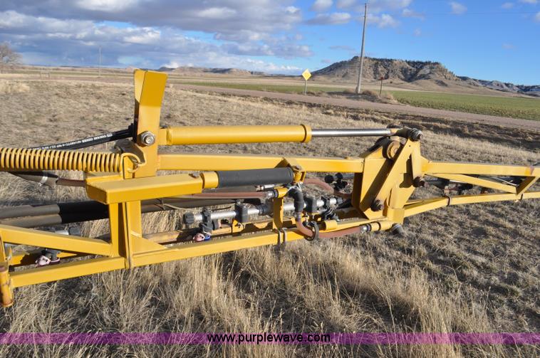 image for item F2210 2002 Ag-Chem RoGator 1254 self-propelled sprayer