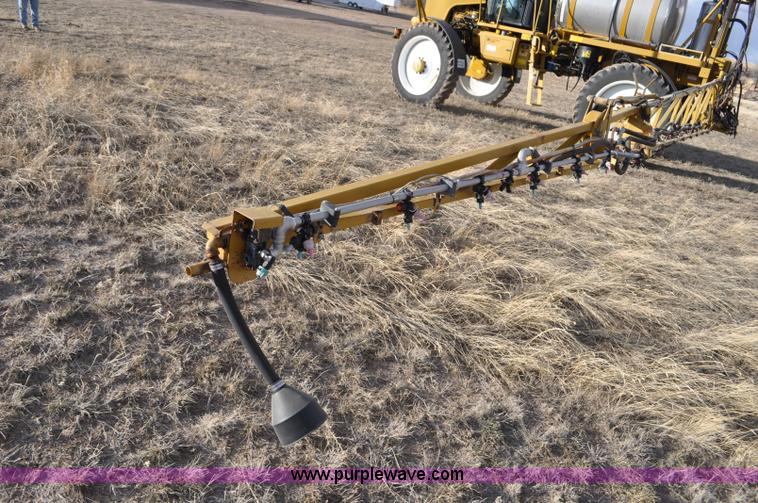 image for item F2210 2002 Ag-Chem RoGator 1254 self-propelled sprayer
