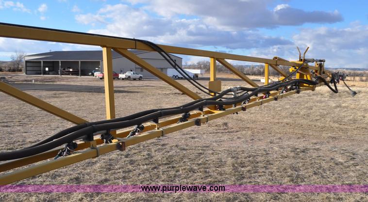 image for item F2210 2002 Ag-Chem RoGator 1254 self-propelled sprayer