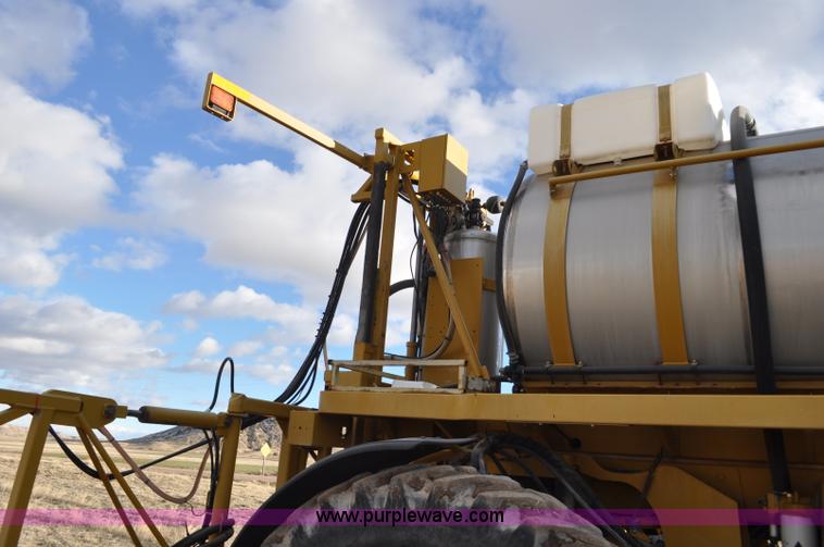 image for item F2210 2002 Ag-Chem RoGator 1254 self-propelled sprayer