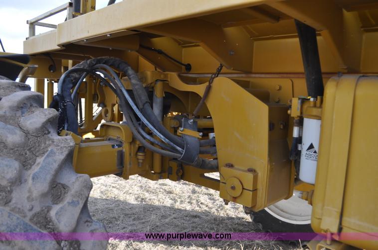 image for item F2210 2002 Ag-Chem RoGator 1254 self-propelled sprayer