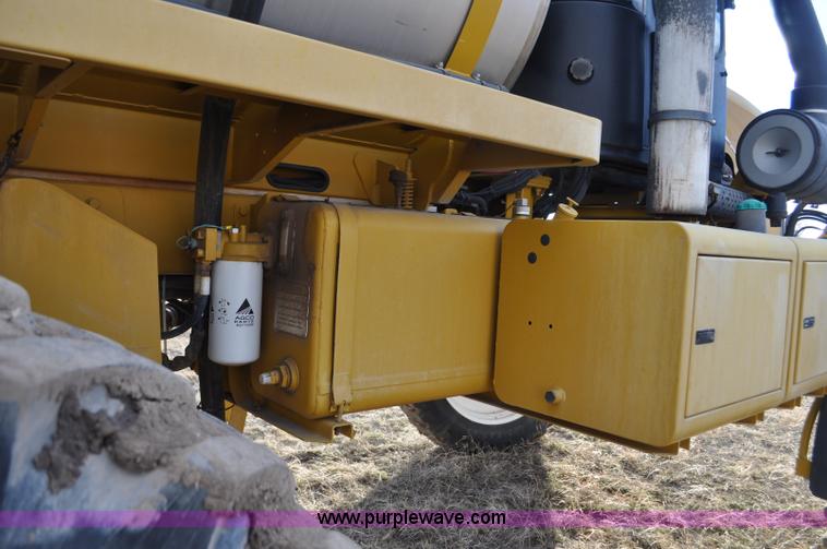 image for item F2210 2002 Ag-Chem RoGator 1254 self-propelled sprayer