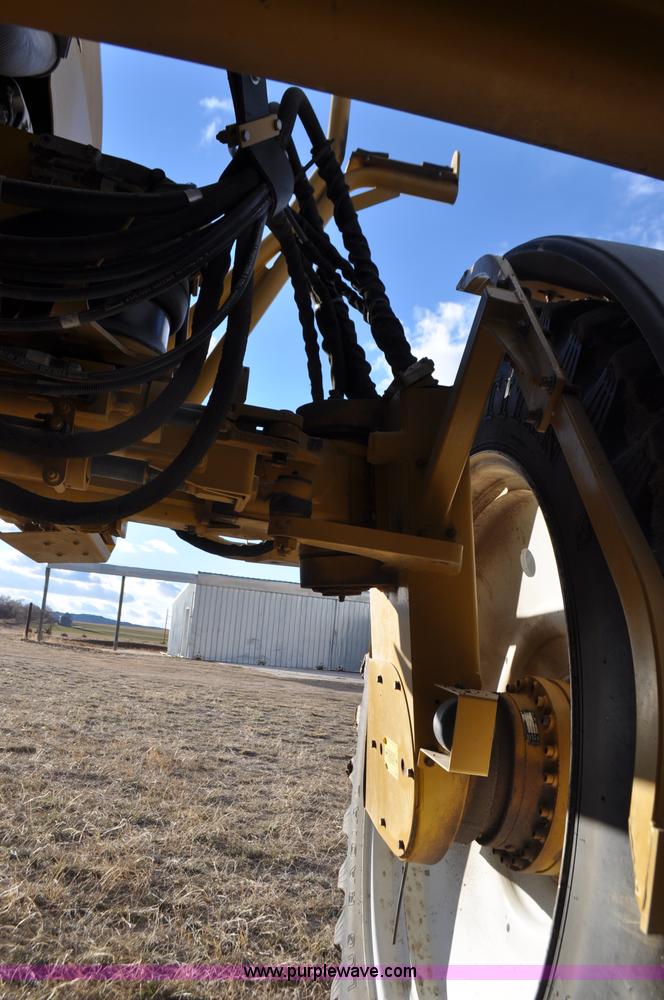 image for item F2210 2002 Ag-Chem RoGator 1254 self-propelled sprayer