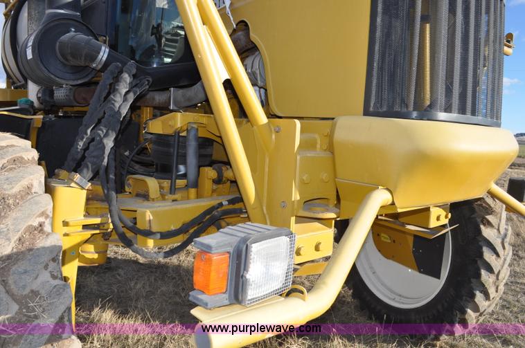 image for item F2210 2002 Ag-Chem RoGator 1254 self-propelled sprayer