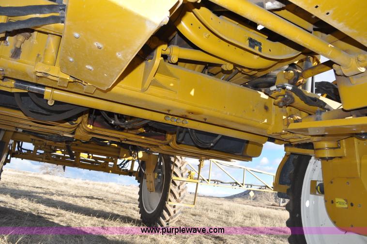 image for item F2210 2002 Ag-Chem RoGator 1254 self-propelled sprayer