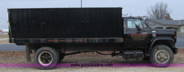 image for item F8952 1978 Chevrolet C60 grain truck
