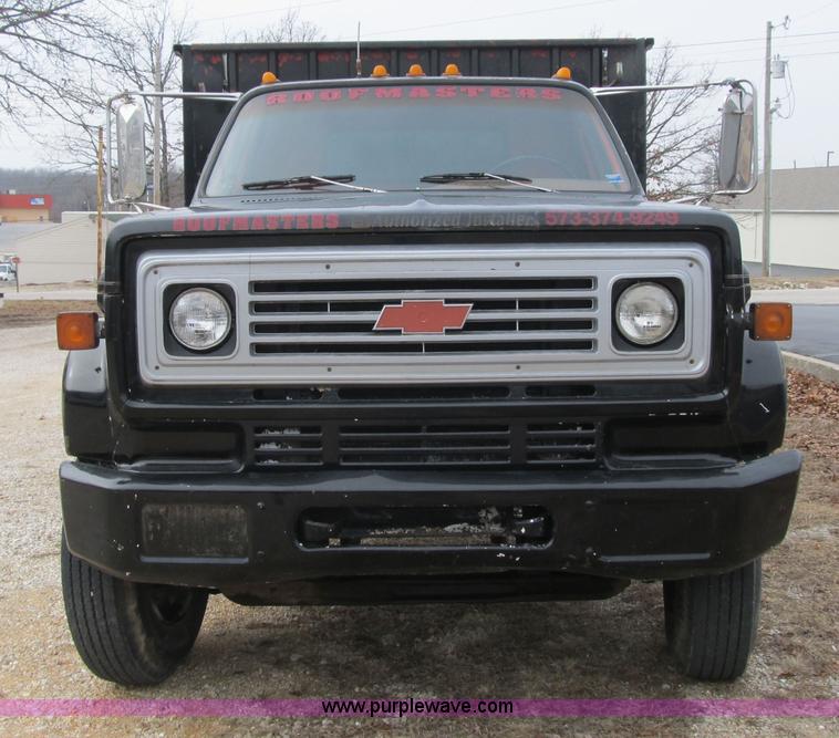 image for item F8952 1978 Chevrolet C60 grain truck