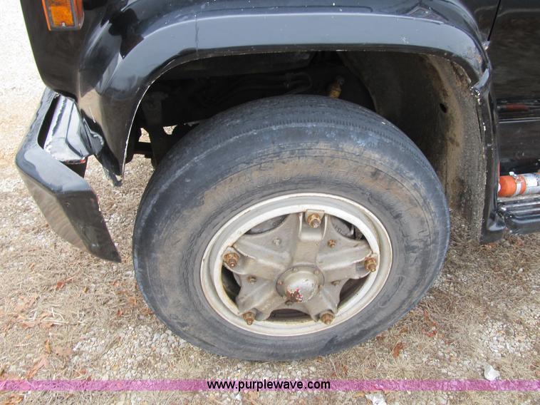 image for item F8952 1978 Chevrolet C60 grain truck