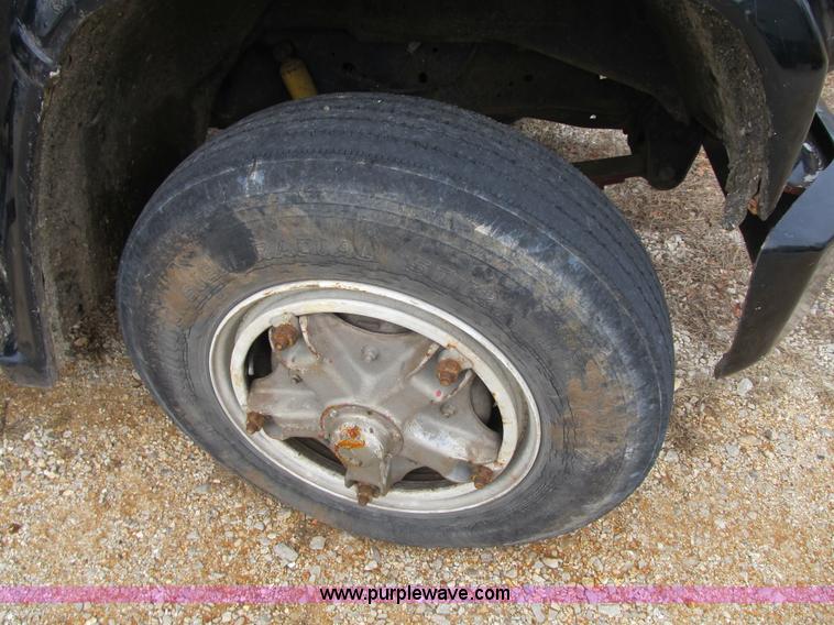 image for item F8952 1978 Chevrolet C60 grain truck