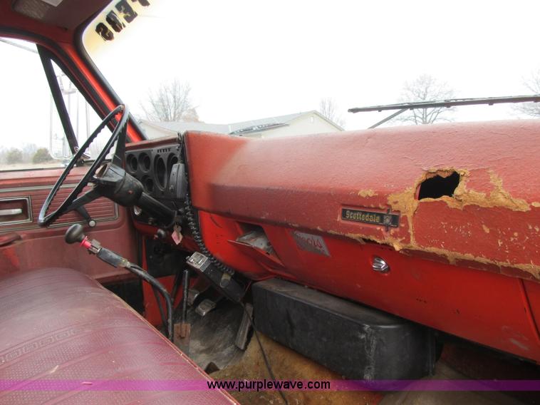 image for item F8952 1978 Chevrolet C60 grain truck