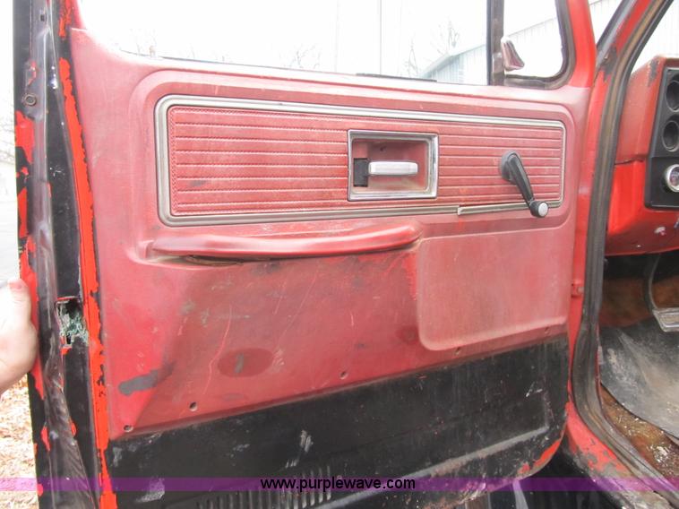 image for item F8952 1978 Chevrolet C60 grain truck