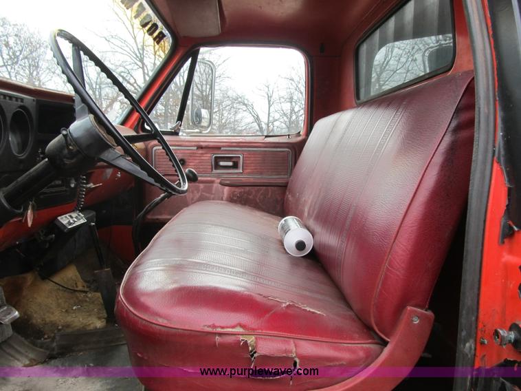 image for item F8952 1978 Chevrolet C60 grain truck