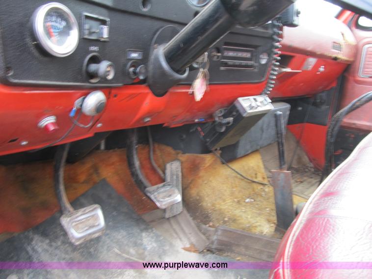 image for item F8952 1978 Chevrolet C60 grain truck