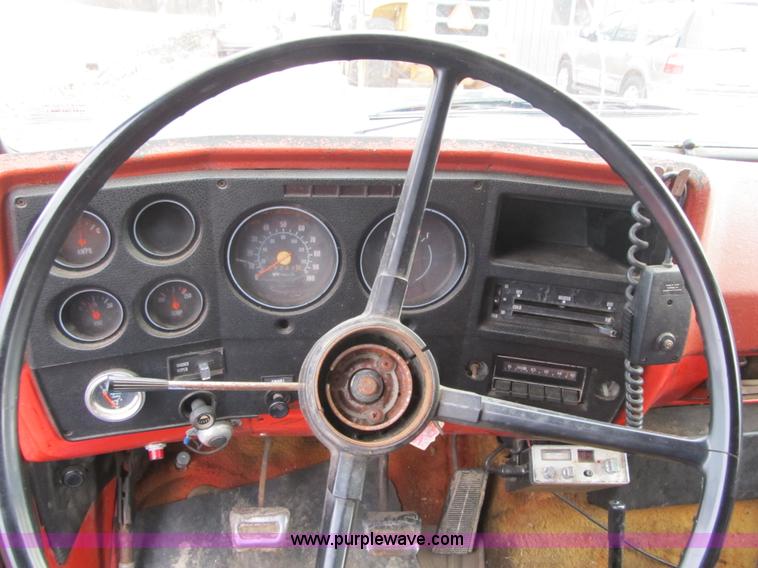 image for item F8952 1978 Chevrolet C60 grain truck