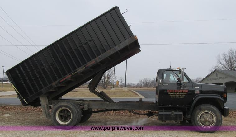 image for item F8952 1978 Chevrolet C60 grain truck