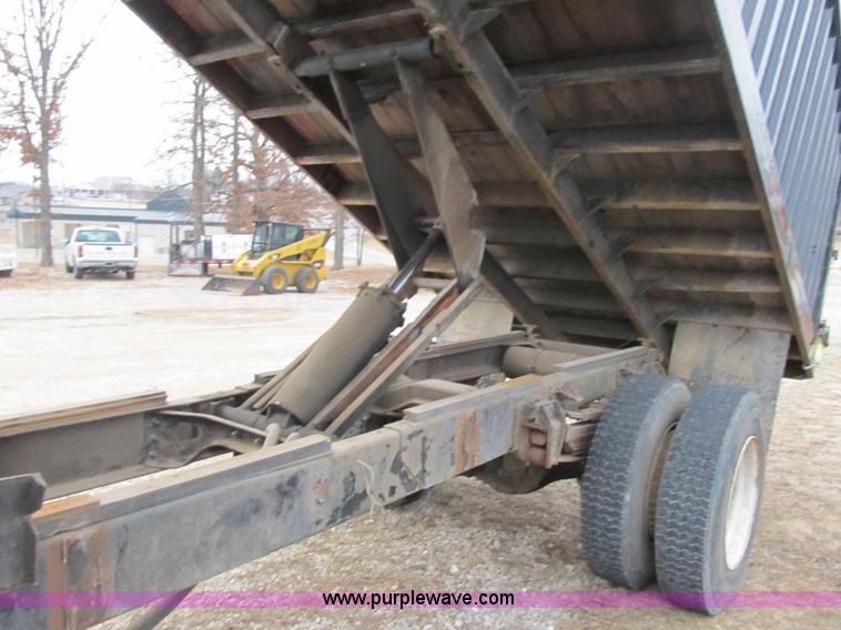 image for item F8952 1978 Chevrolet C60 grain truck