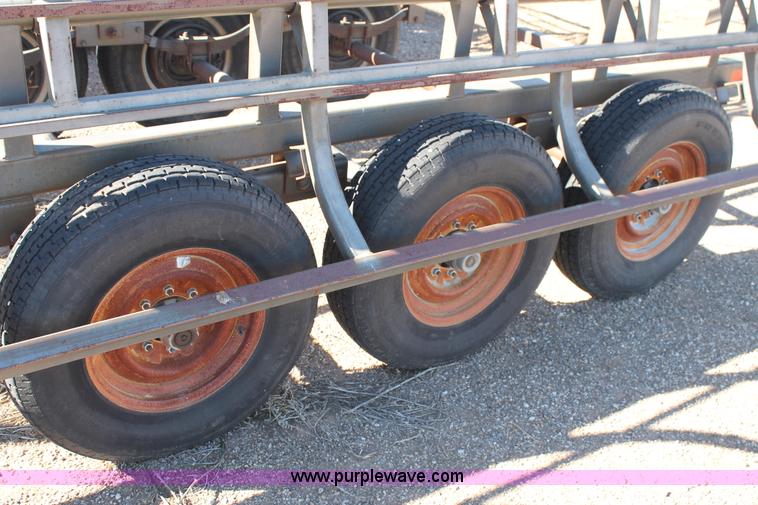 image for item H1622 2008 Pride of the Prairie 12 round bale hauler