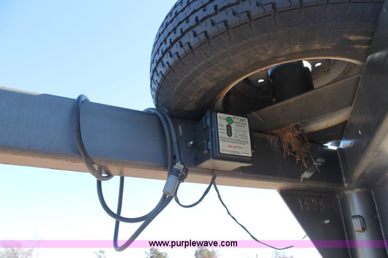 image for item H1622 2008 Pride of the Prairie 12 round bale hauler