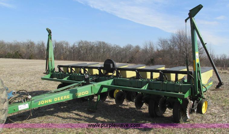 image for item I3097 John Deere 7200 Max Emerge 2 planter