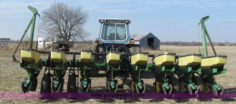 image for item I3097 John Deere 7200 Max Emerge 2 planter