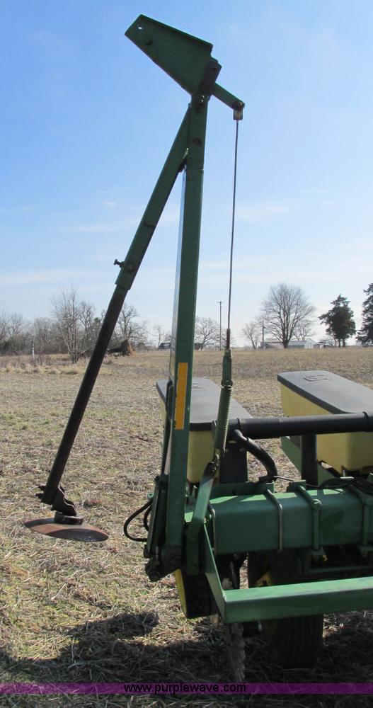 image for item I3097 John Deere 7200 Max Emerge 2 planter