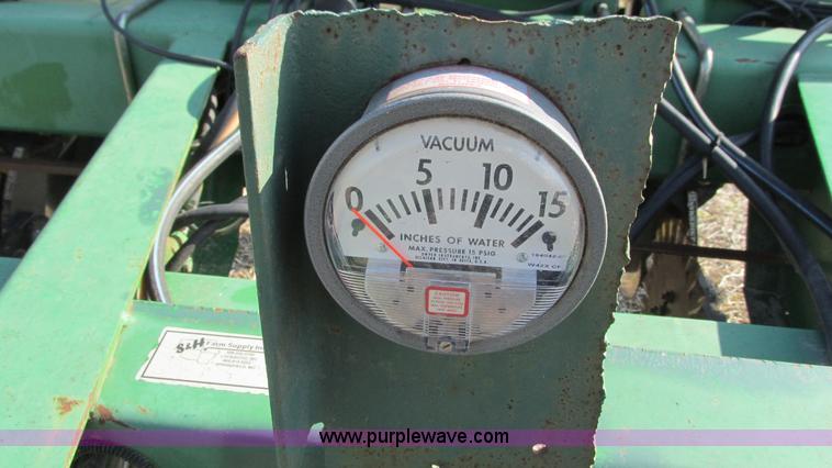 image for item I3097 John Deere 7200 Max Emerge 2 planter