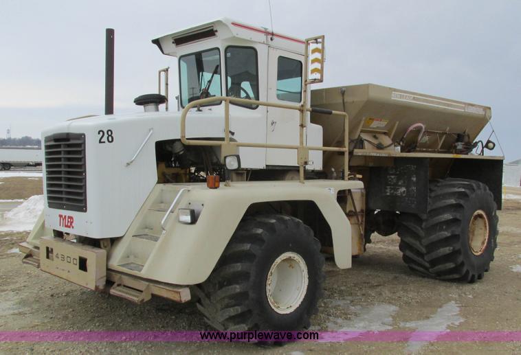 image for item I4066 Tyler 4300 self-propelled applicator