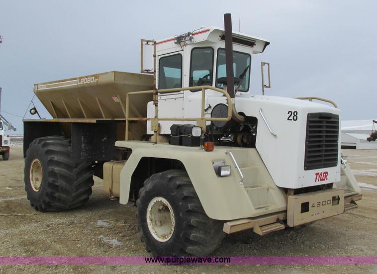 image for item I4066 Tyler 4300 self-propelled applicator