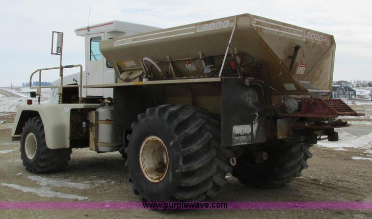 image for item I4066 Tyler 4300 self-propelled applicator