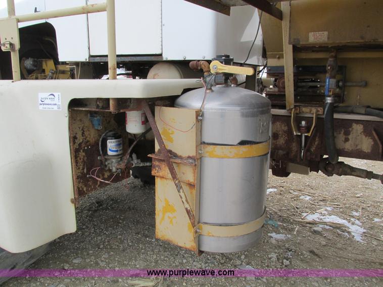 image for item I4066 Tyler 4300 self-propelled applicator