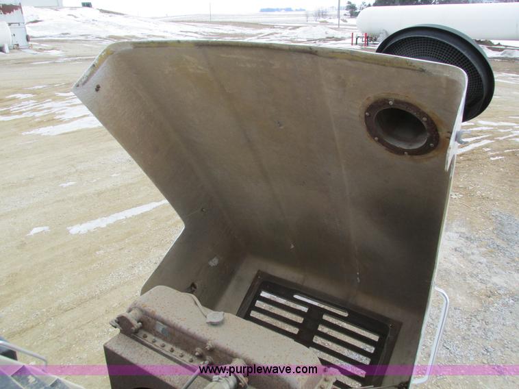 image for item I4066 Tyler 4300 self-propelled applicator