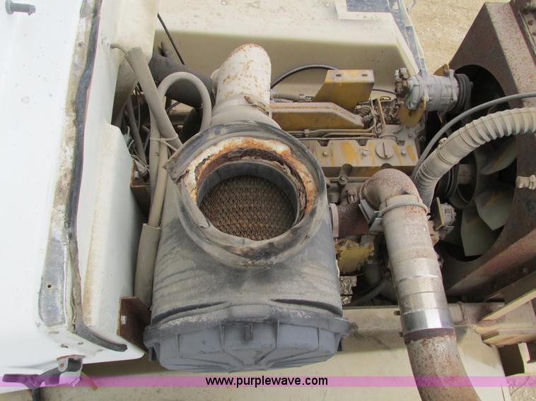 image for item I4066 Tyler 4300 self-propelled applicator