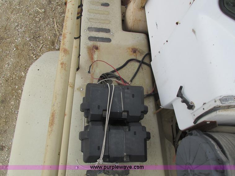 image for item I4066 Tyler 4300 self-propelled applicator