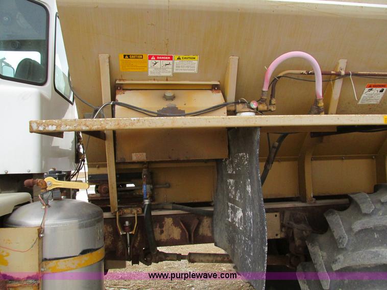 image for item I4066 Tyler 4300 self-propelled applicator