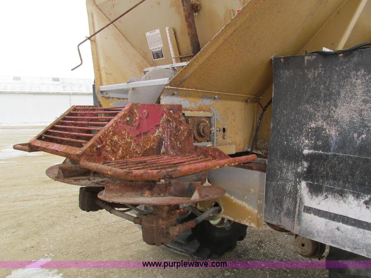 image for item I4066 Tyler 4300 self-propelled applicator