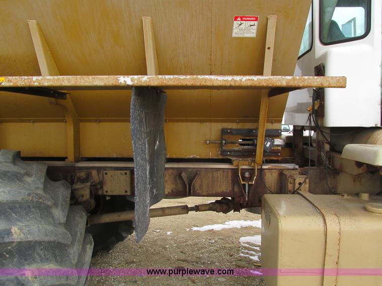 image for item I4066 Tyler 4300 self-propelled applicator