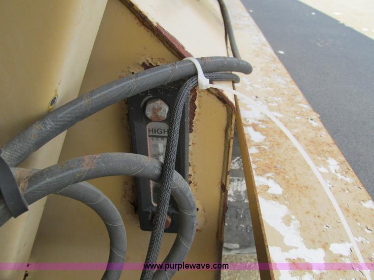 image for item I4066 Tyler 4300 self-propelled applicator