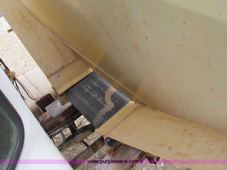 image for item I4066 Tyler 4300 self-propelled applicator