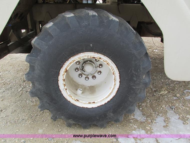 image for item I4066 Tyler 4300 self-propelled applicator