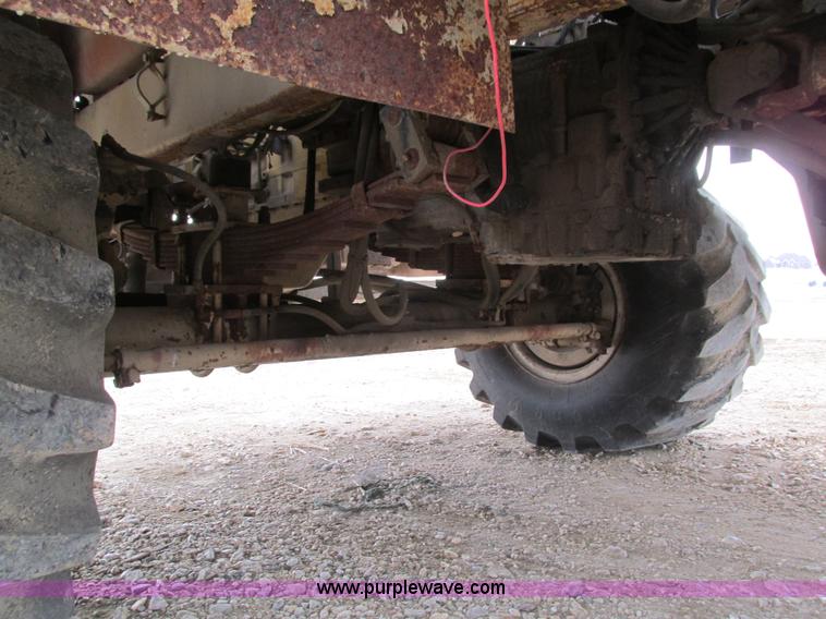 image for item I4066 Tyler 4300 self-propelled applicator